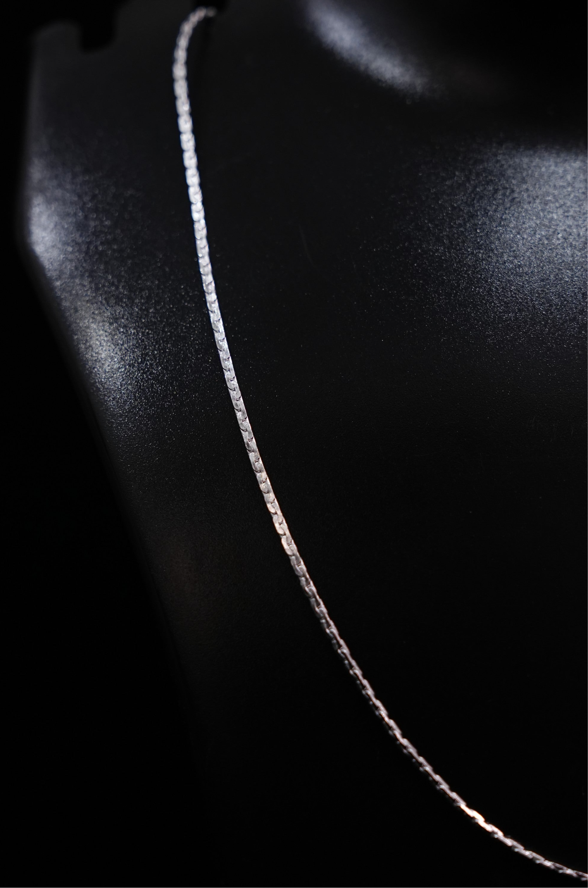 Sleek Fancy Chain Necklace